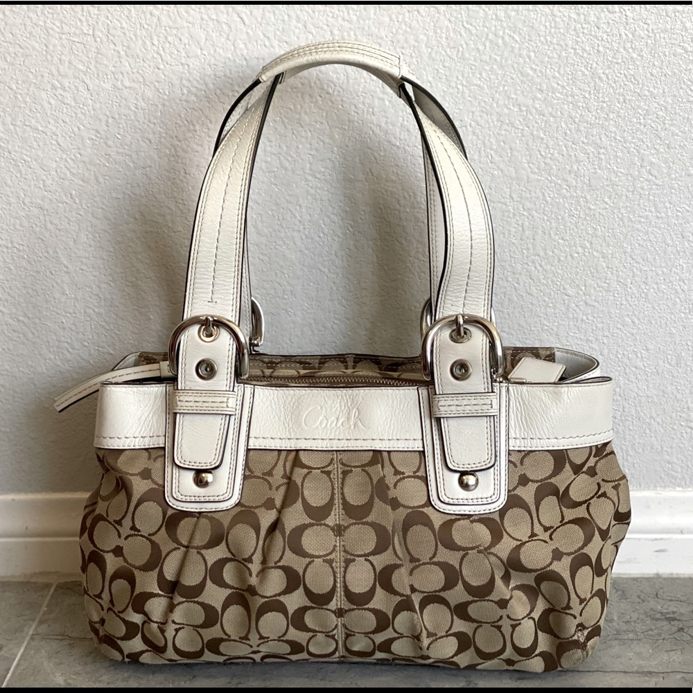 Coach tote with zipper